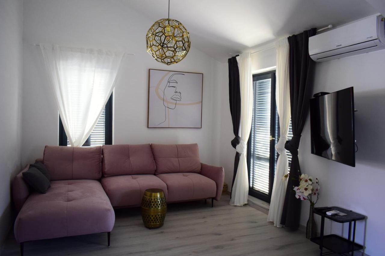 Apartmani Lavin Malinska Exterior photo
